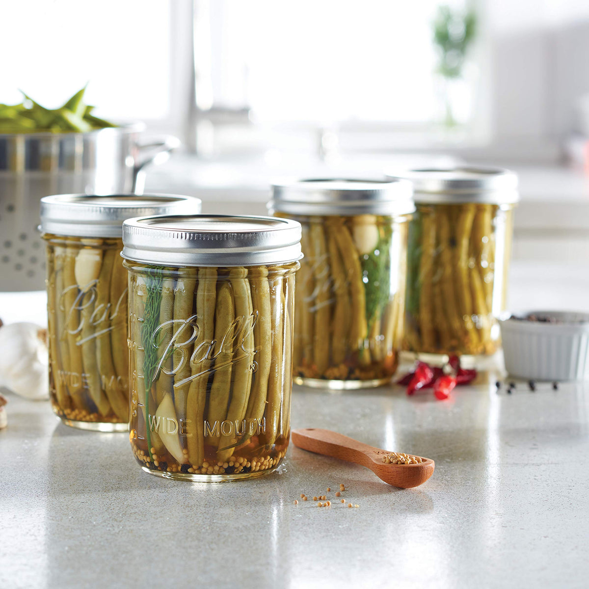 16-Ounce Glass Mason Jar with Lids and Bands, 12-Count Y813